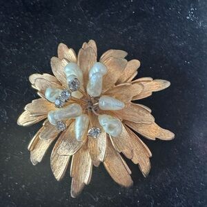 Vintage  Goldtone Floral Brooch with Pearls and Rhinestones